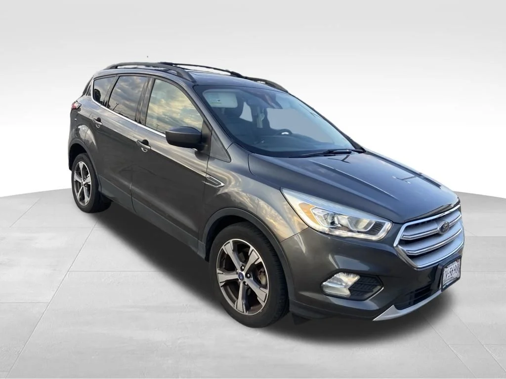 Used 2018 Gray Ford SEL image 7