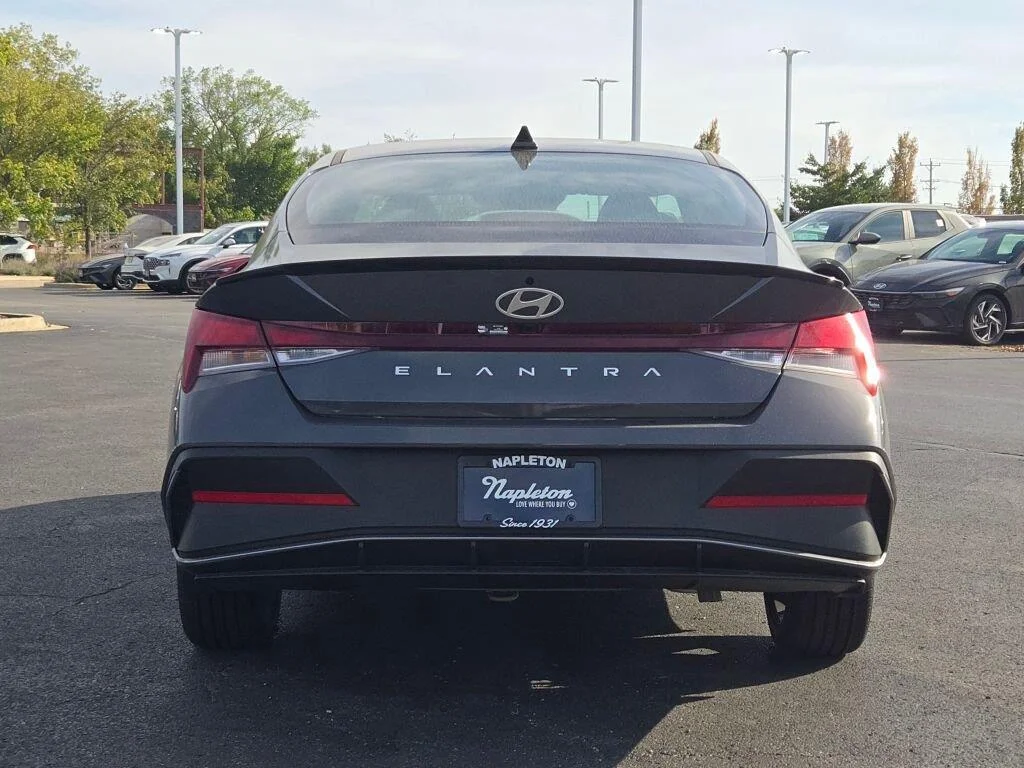 Used 2025 Ecotronic Gray Hyundai SEL Sport image 13
