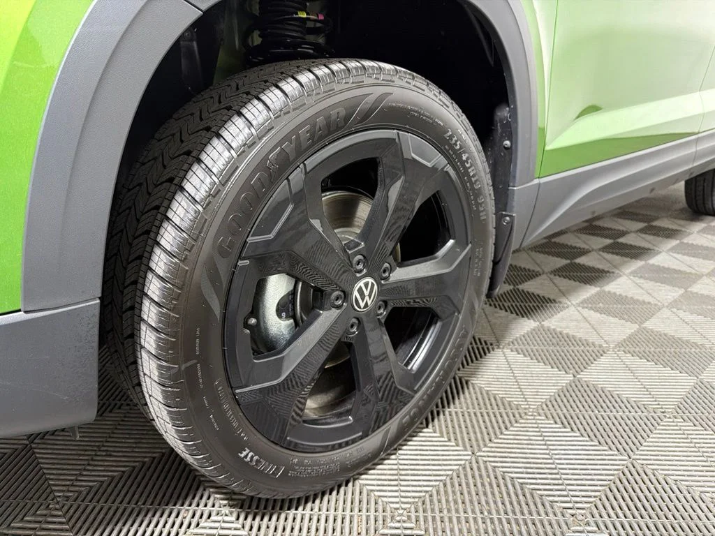 New 2026 Green Volkswagen 1.5T SE Black image 26