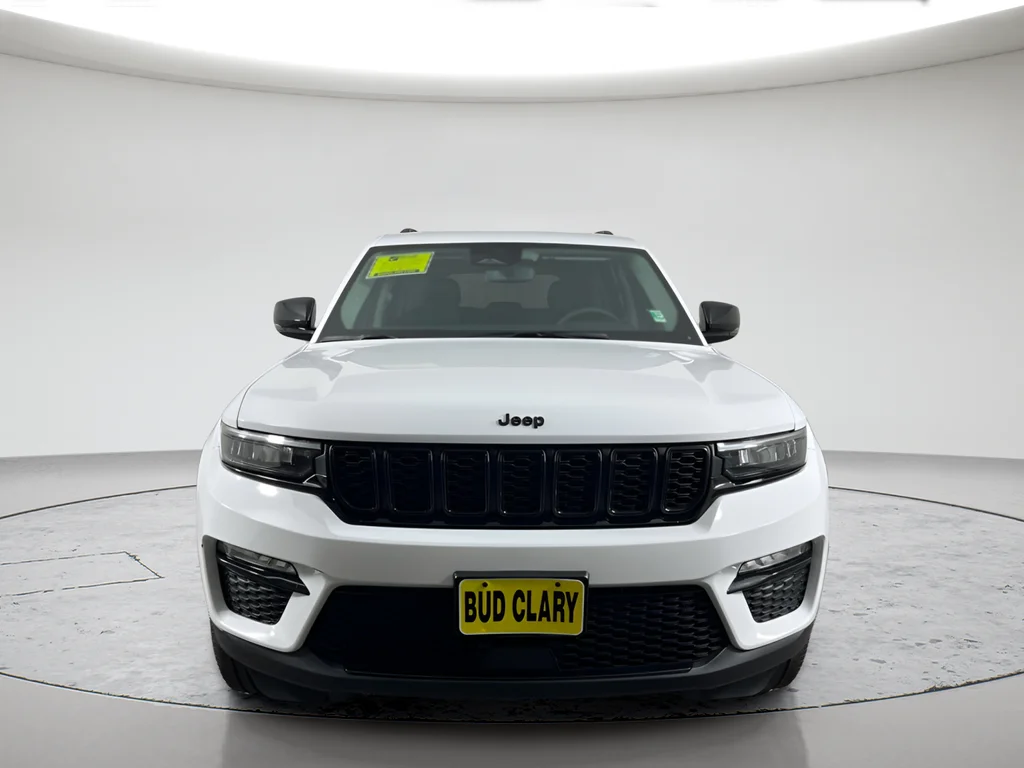 Used 2024 White Jeep Limited image 2