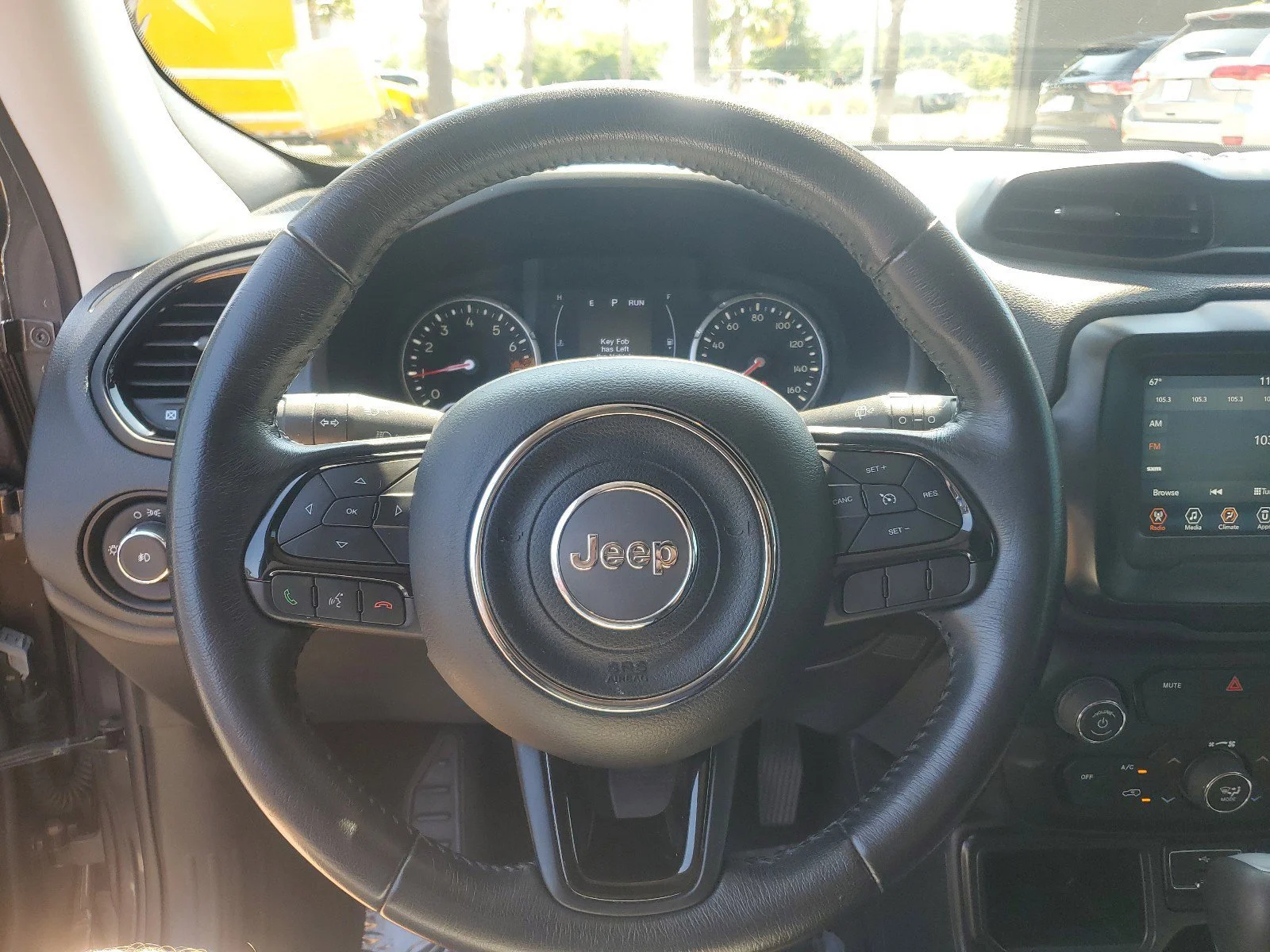 Used 2018 Granite Crystal Metallic Clearcoat Jeep Altitude image 15