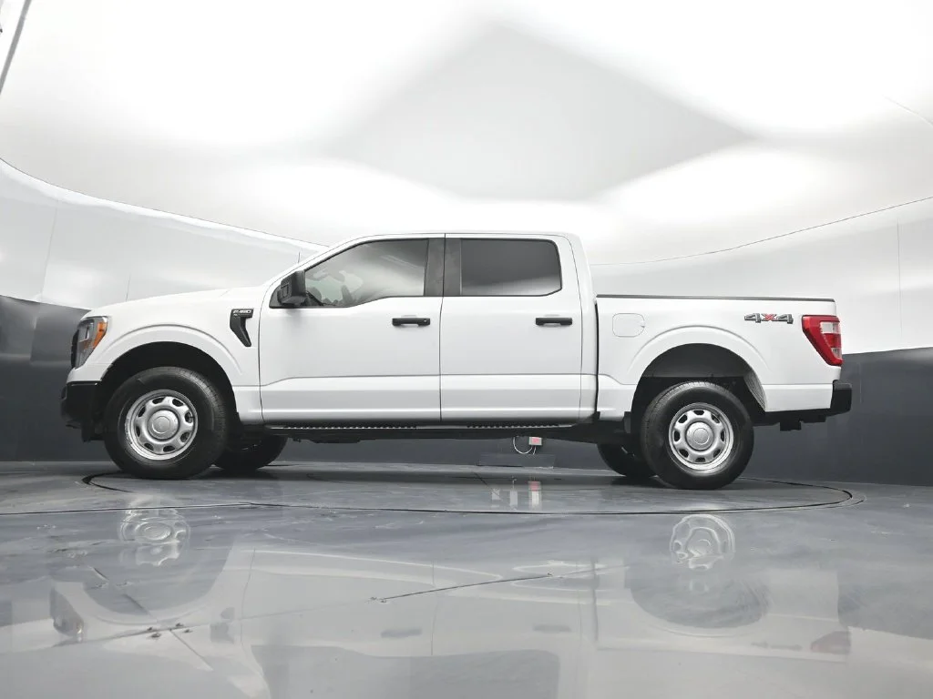 Used 2021 White Ford XL image 43