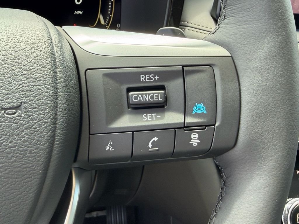 New 2027 RADIANT WHITE INFINITI Luxe FWD image 24