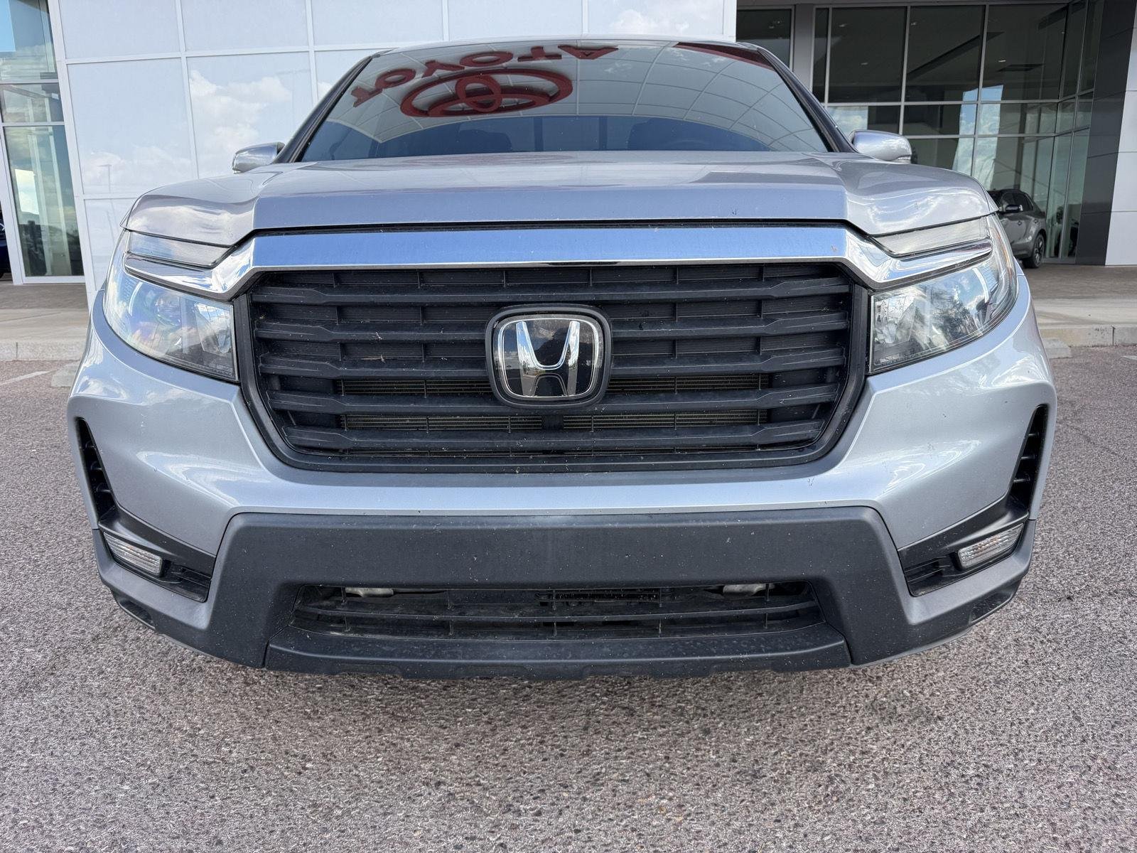 Used 2023 Lunar Silver Metallic Honda RTL image 9