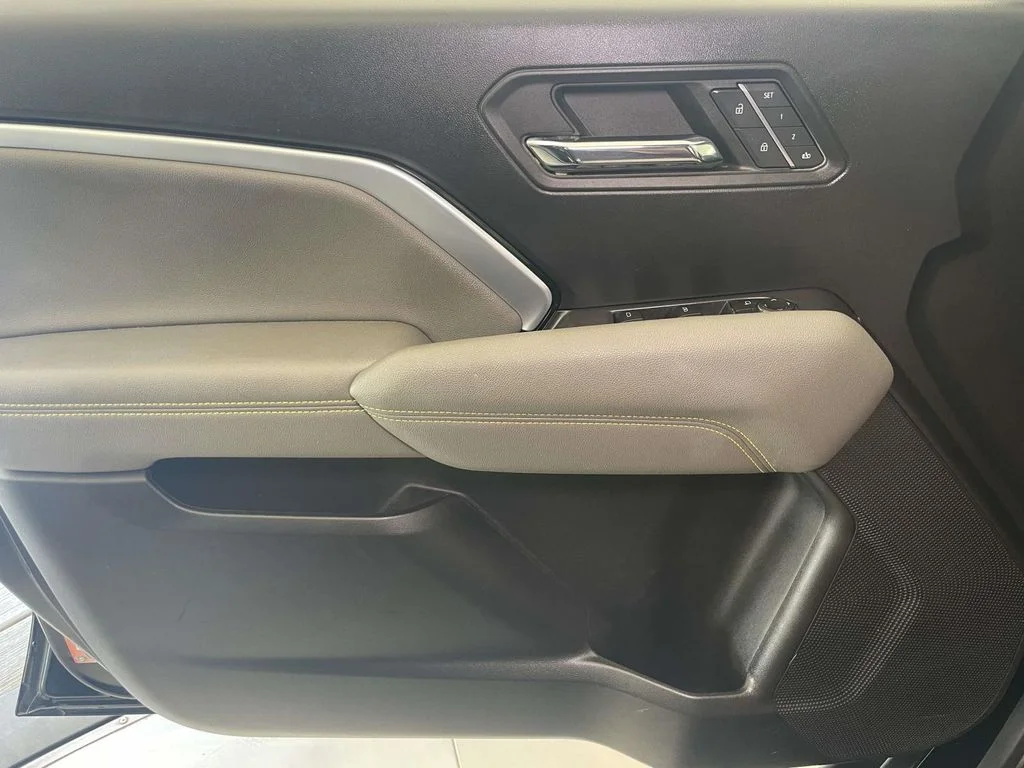 Used 2023 Black Chevrolet ZR2 image 28