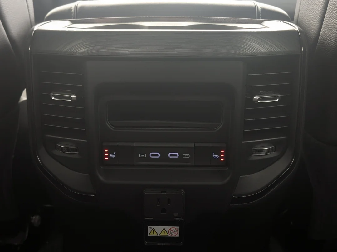 New 2026 Blue RAM Rebel - - 4x4 - 6.7L HO Diesel - Level 2 Pkg w/ 14.4 Screen - Rear Auto-Level Air Susp & More! image 27