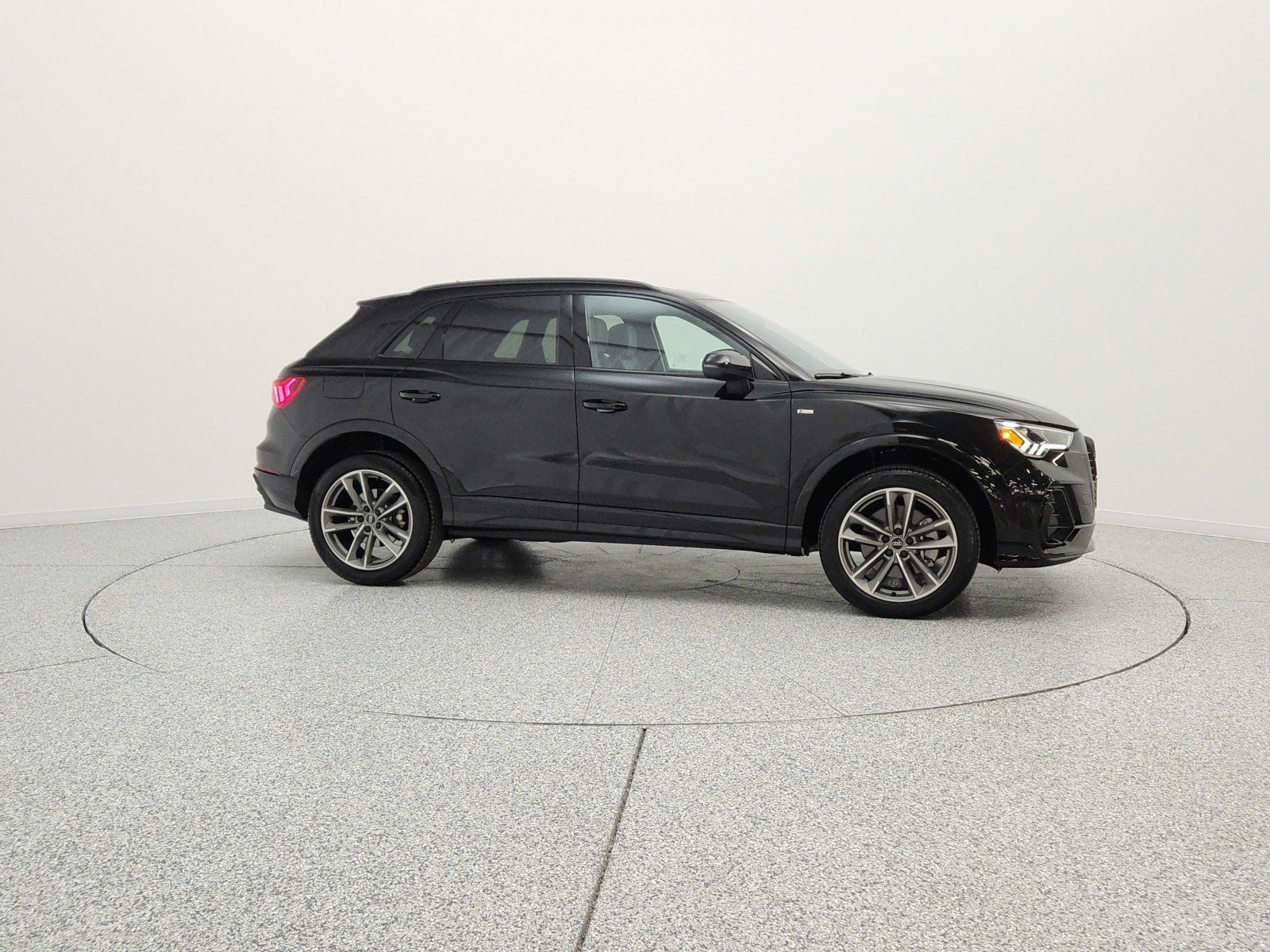 Used 2025 Mythos Black Metallic Audi S line Premium image 4