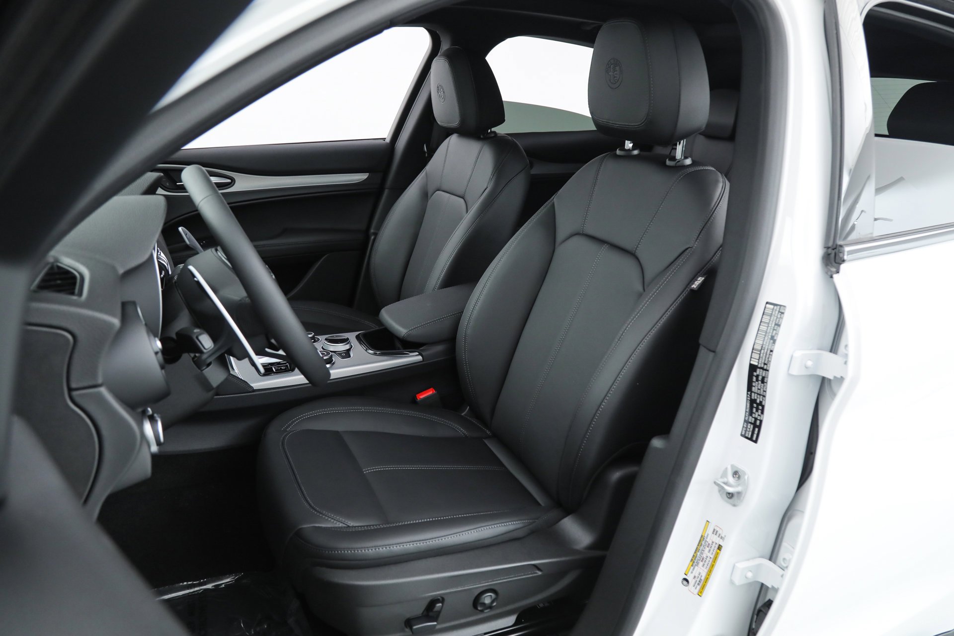 2025 Alfa Romeo Stelvio Base - Photo 20