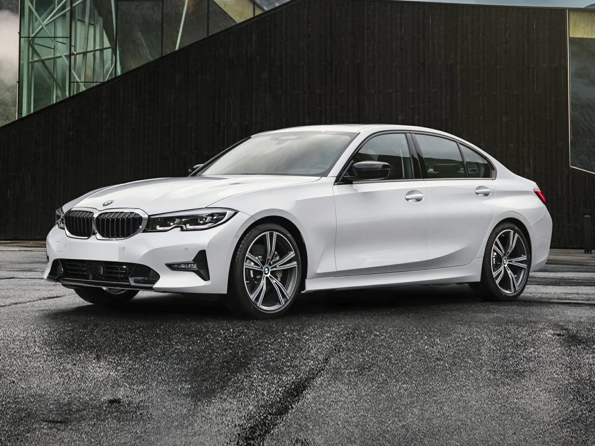 2020 BMW 3 Series 330i xDrive Sedan's photo