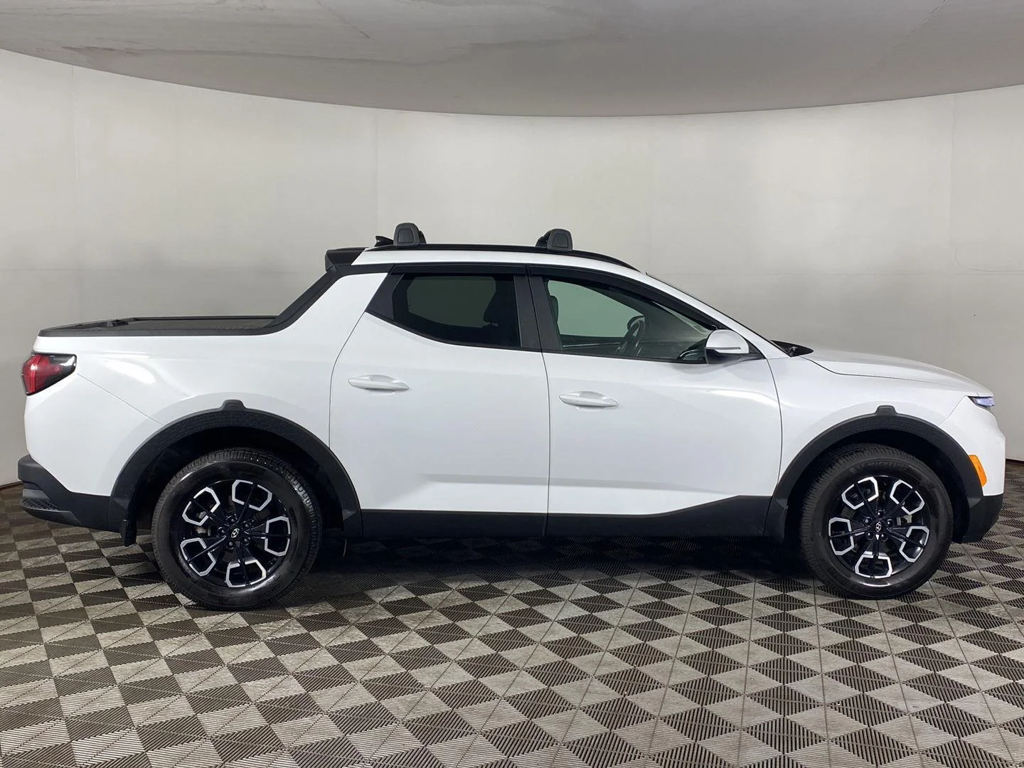 Used 2022 Ice White Hyundai SEL Premium image 21