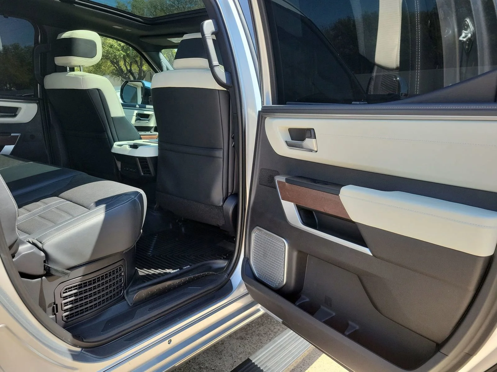 2023 Toyota Tundra Capstone - Photo 27