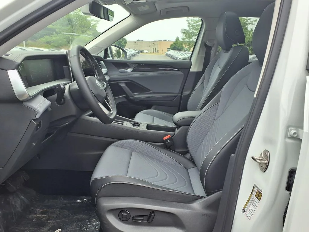 New 2026 Pure White Volkswagen 2.0T SE image 8