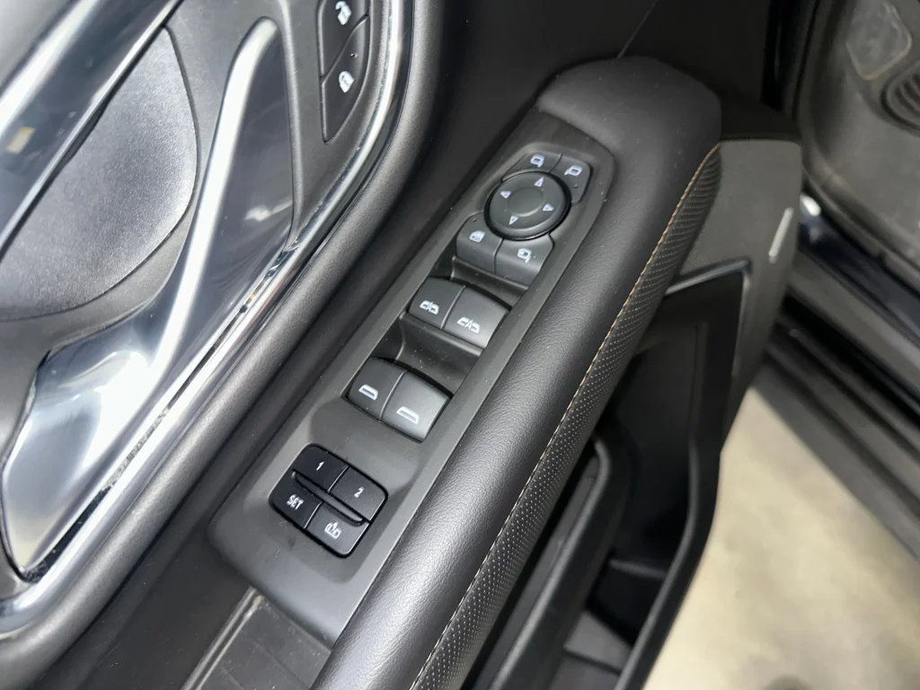 Certified Used 2022 Midnight Blue Metallic GMC AT4 image 9