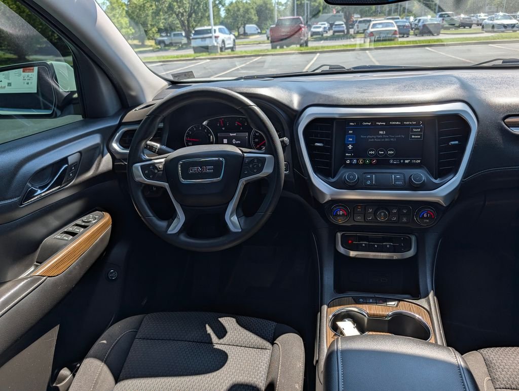 Used 2022 White GMC SLE image 3