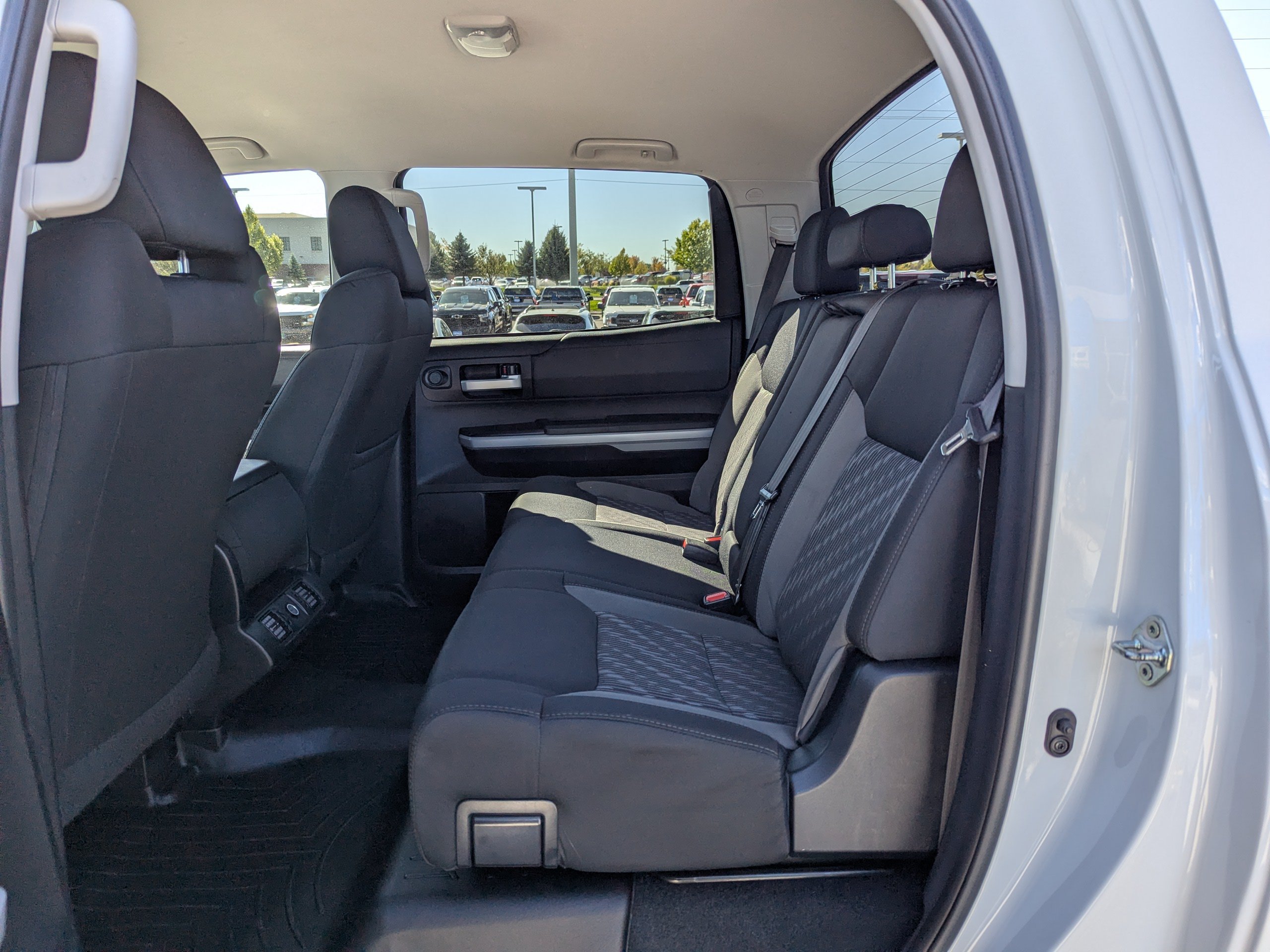 Used 2018 White Toyota SR5 image 28