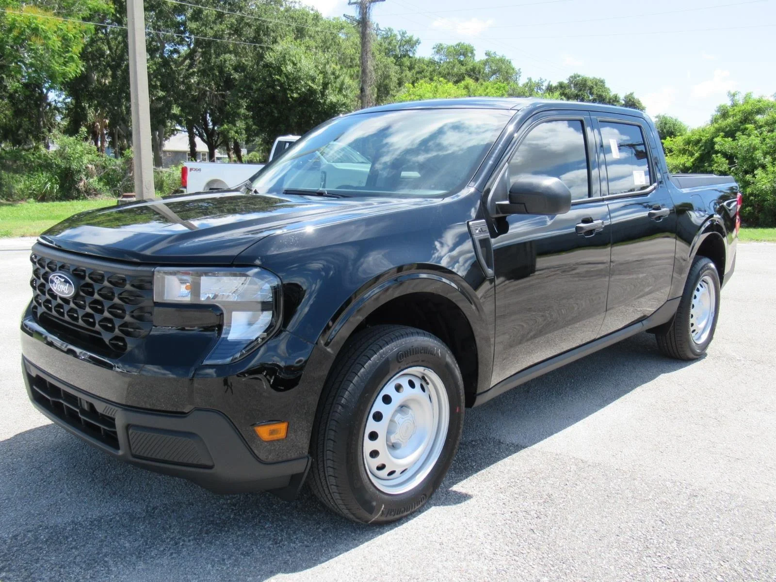 New 2026 Shadow Black Ford XL image 3