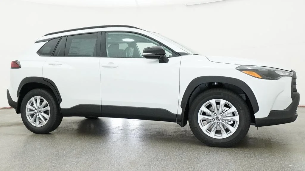 New 2026 Wind Chill Pearl Toyota LE image 11