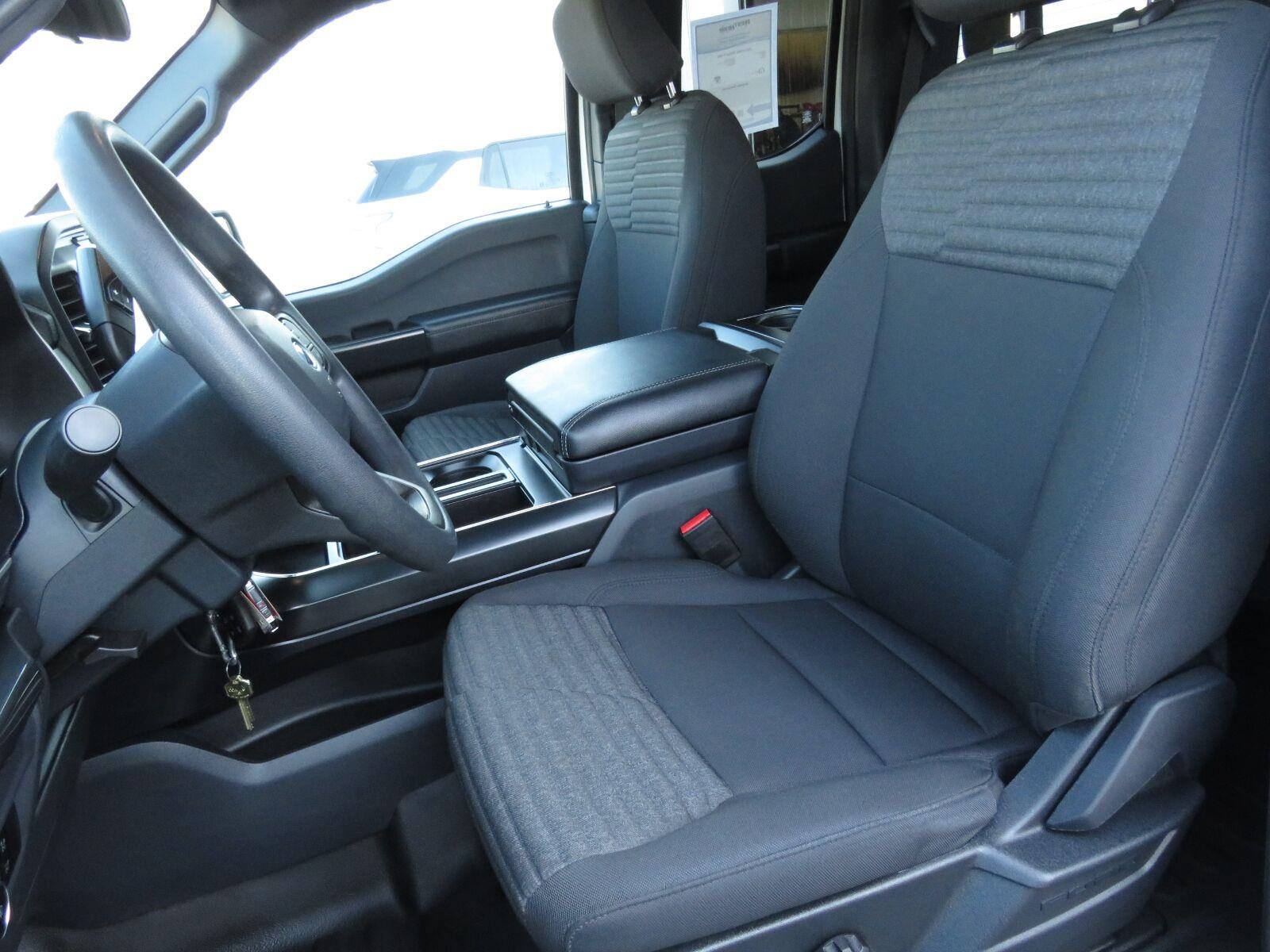 Used 2023  Ford  image 21