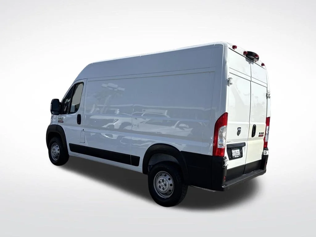Used 2022 White Ram High Roof image 4