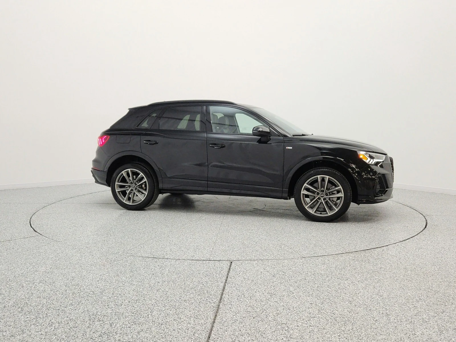 Used 2025 Mythos Black Metallic Audi S line Premium image 4