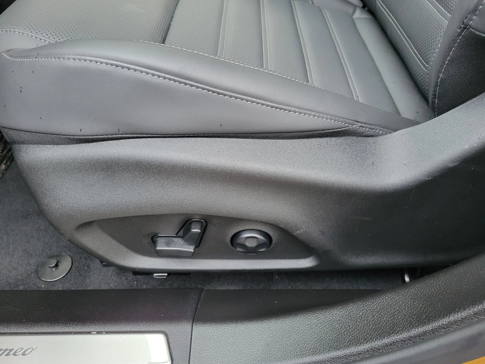 Used 2026 Yellow Alfa Romeo Base image 15