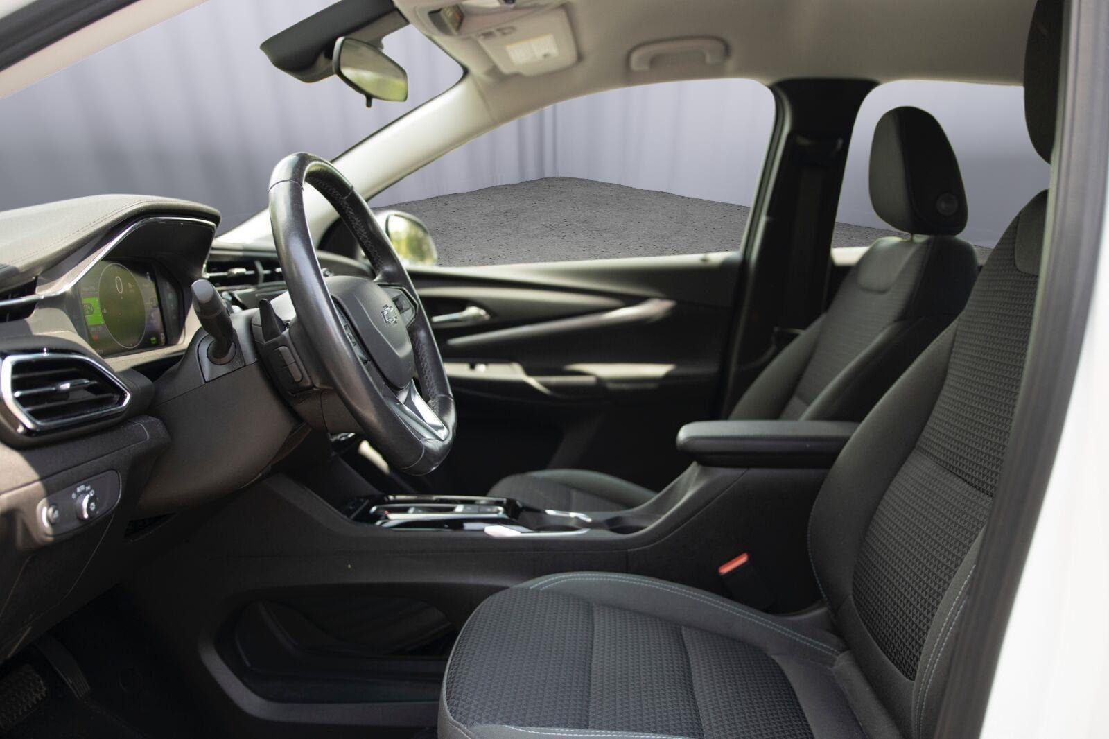 Used 2023 Chevrolet Bolt EUV LT with VIN 1G1FY6S00P4186282 for sale in Vernon, CT