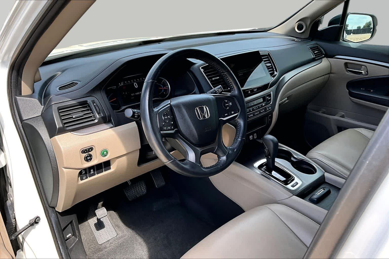 Used 2020 Platinum White Pearl Honda EX-L image 18