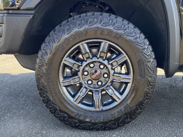 2024 GMC Sierra 1500 AT4X - Photo 8