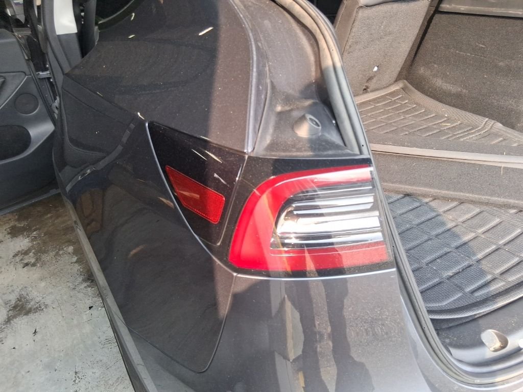 Used 2023  Tesla Performance image 12