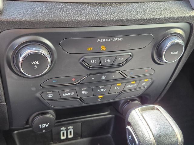 Used 2023 Black Ford XLT image 22
