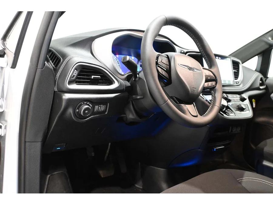 2024 Chrysler Pacifica Touring - Photo 33