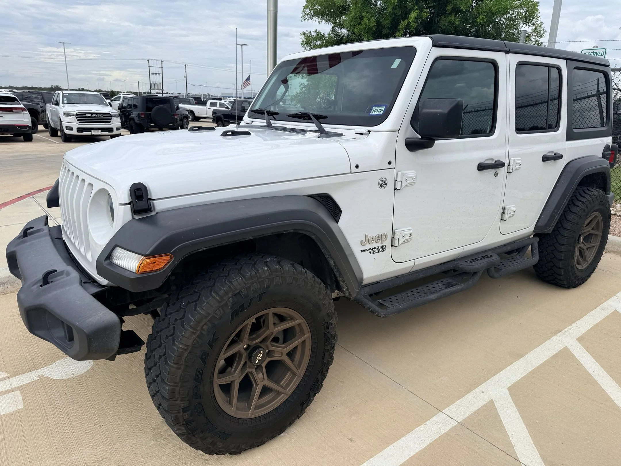 Used 2019 White Jeep Unlimited Sport S image 6