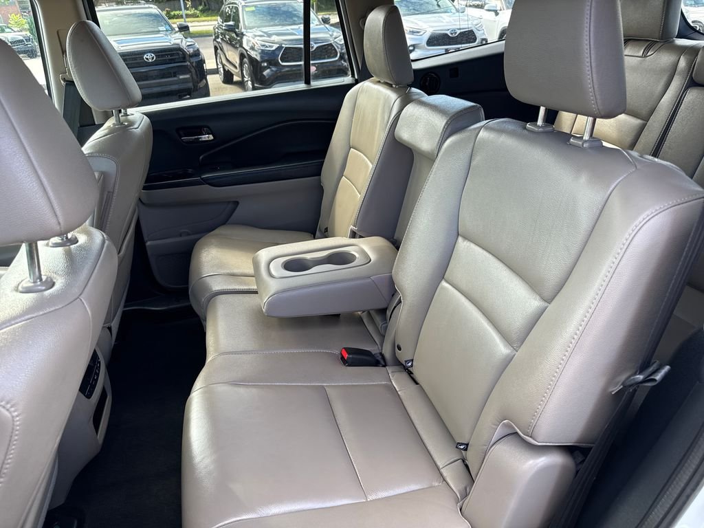 Used 2017  Honda EX-L image 33