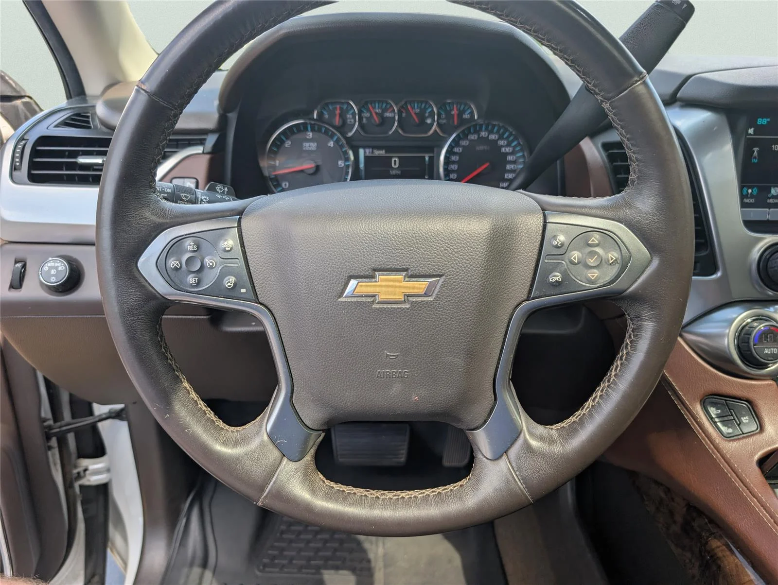 Used 2016 Iridescent Pearl Tricoat Chevrolet LTZ image 33