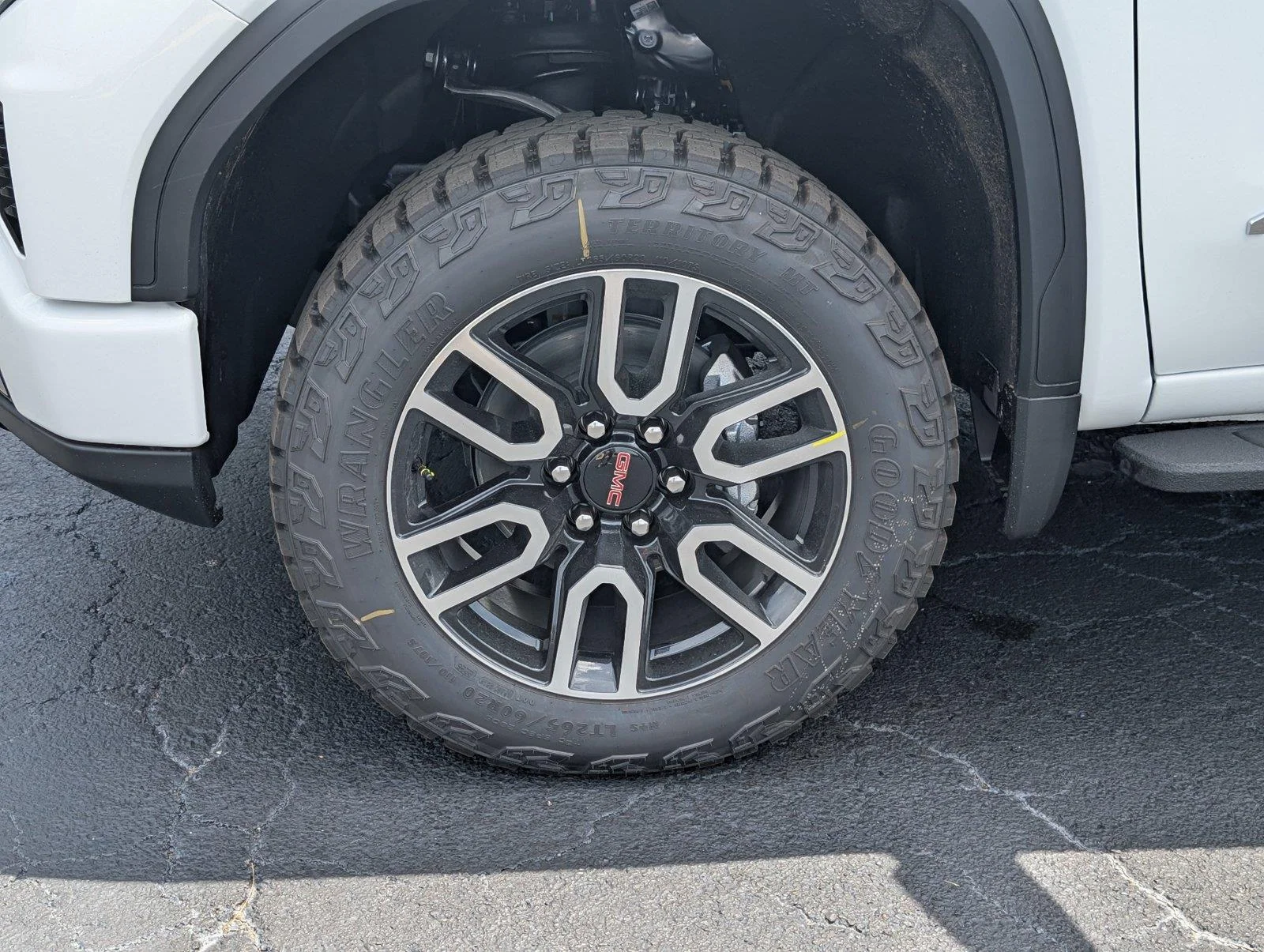 2026 GMC Sierra 1500 AT4 - Photo 11