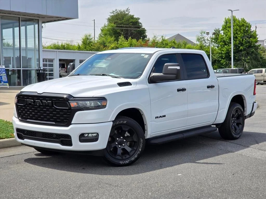 Used 2025 White Ram Big Horn/Lone Star image 2
