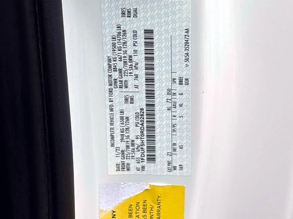 Used 2024 Oxford White Ford XL image 31