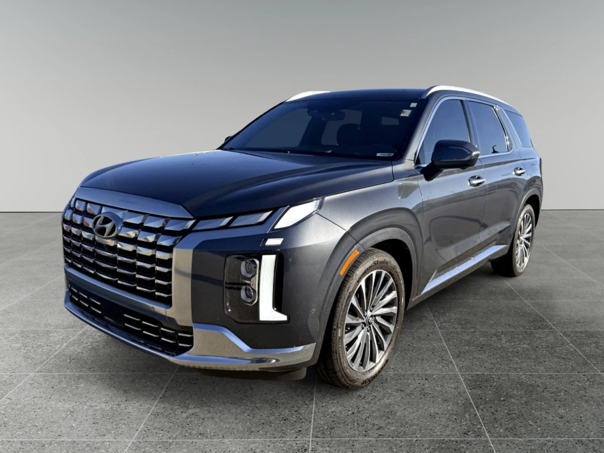 Used 2024 Steel Graphite Hyundai Calligraphy image 1