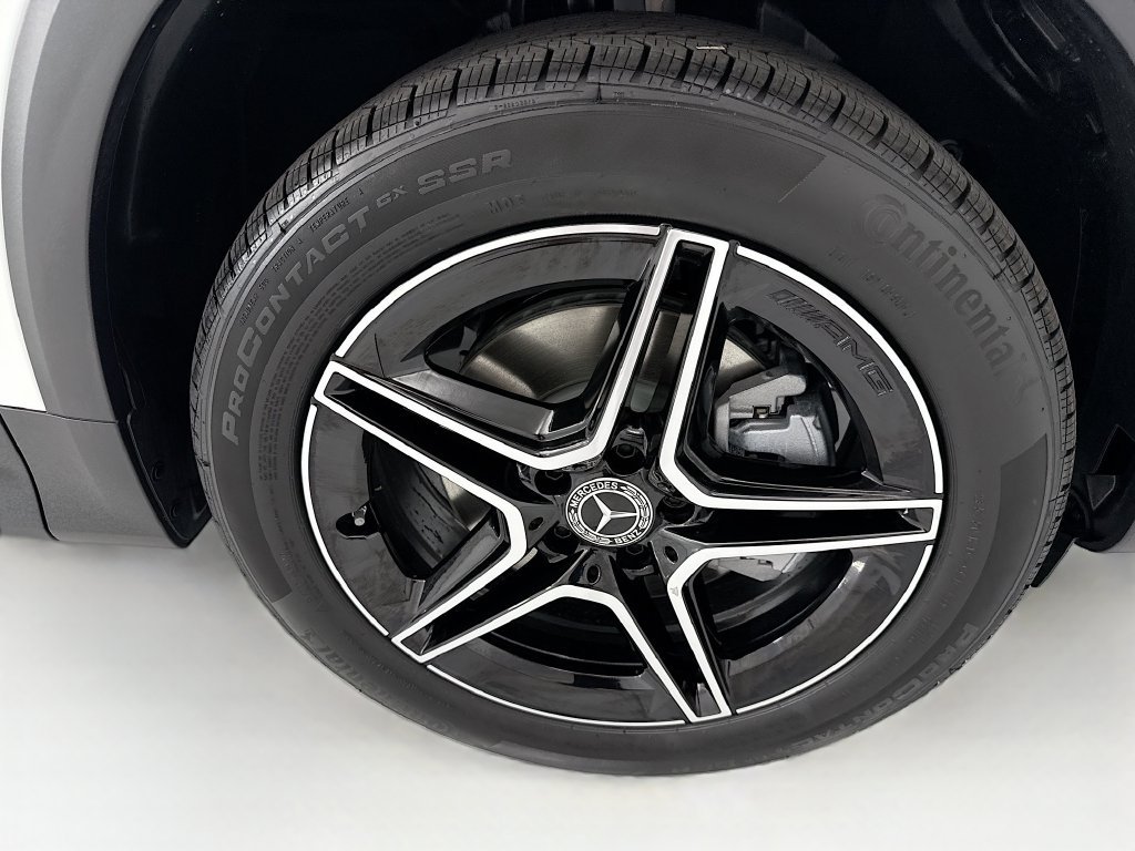 New 2026 Polar White Mercedes-Benz GLB 250 image 31