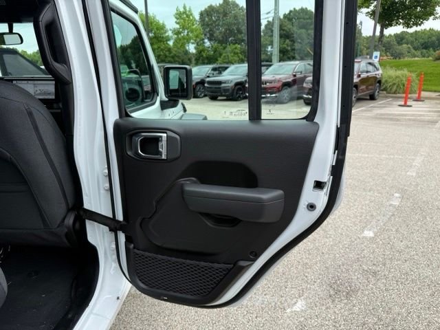 New 2026 Bright White Clear-Coat Exterior Paint Jeep Sport image 25