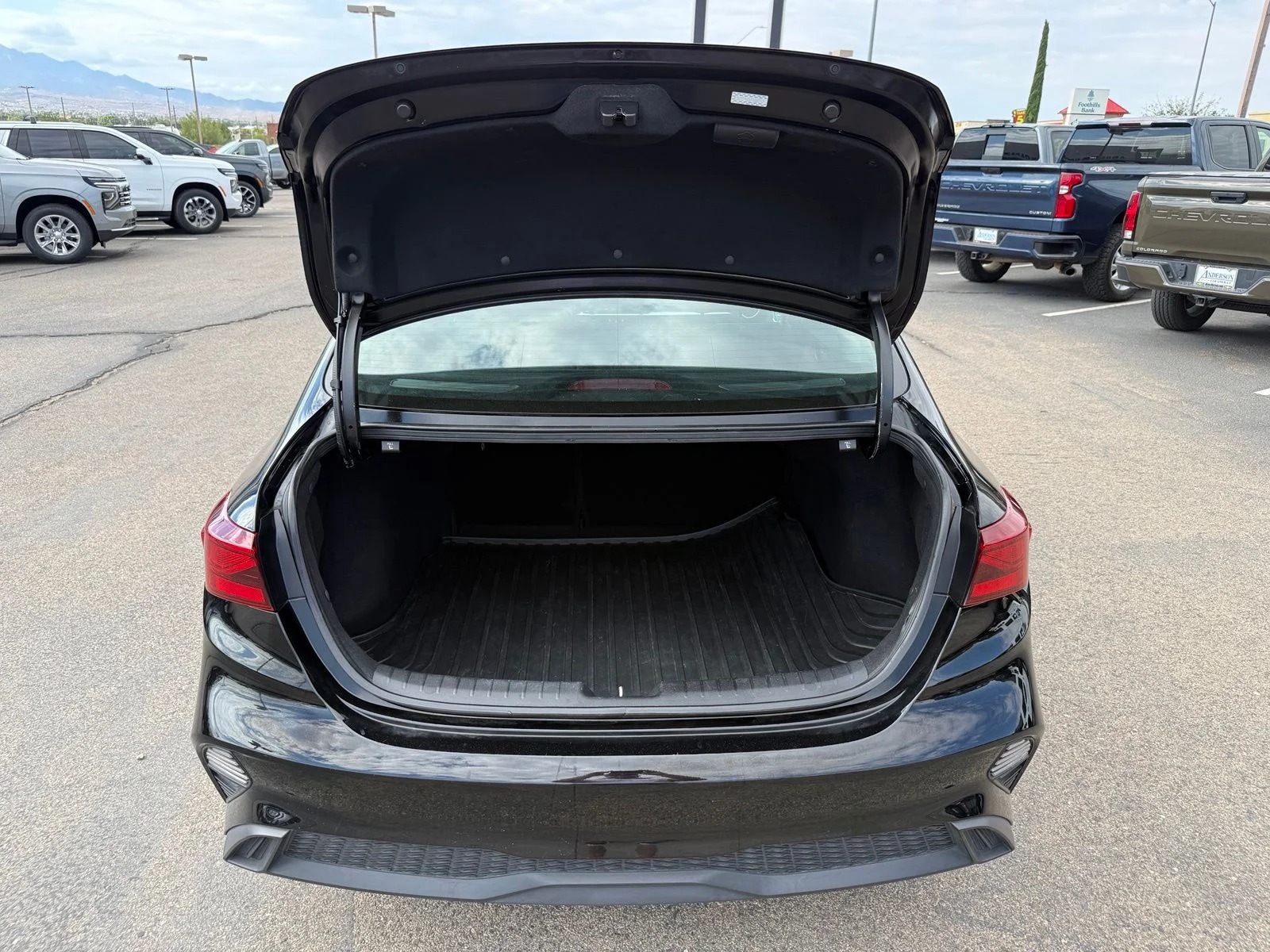 2023 Kia Forte LXS - Photo 33