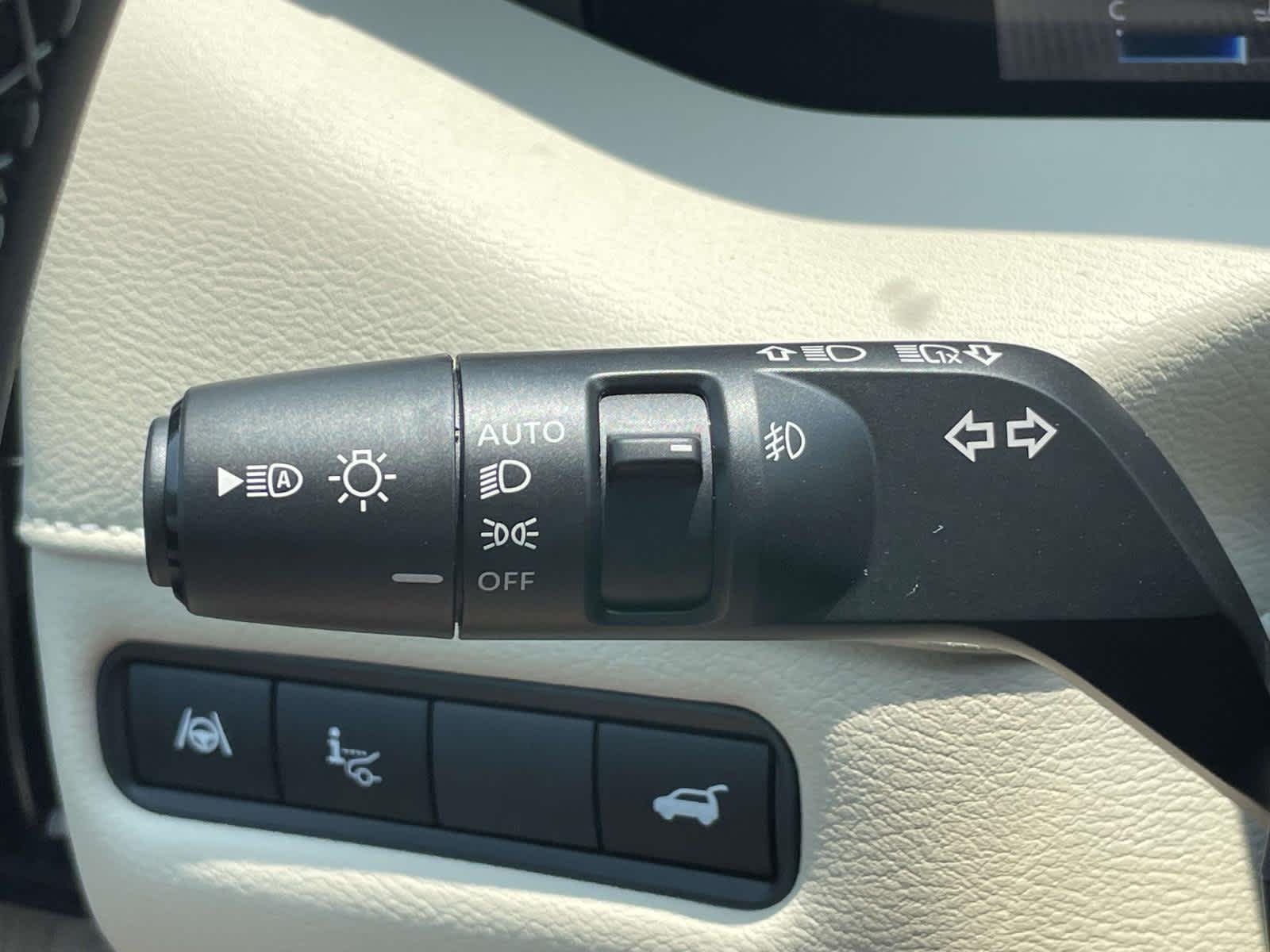 New 2026 Everest White Pearl Tricoat/Super Black Nissan Platinum Reserve image 36