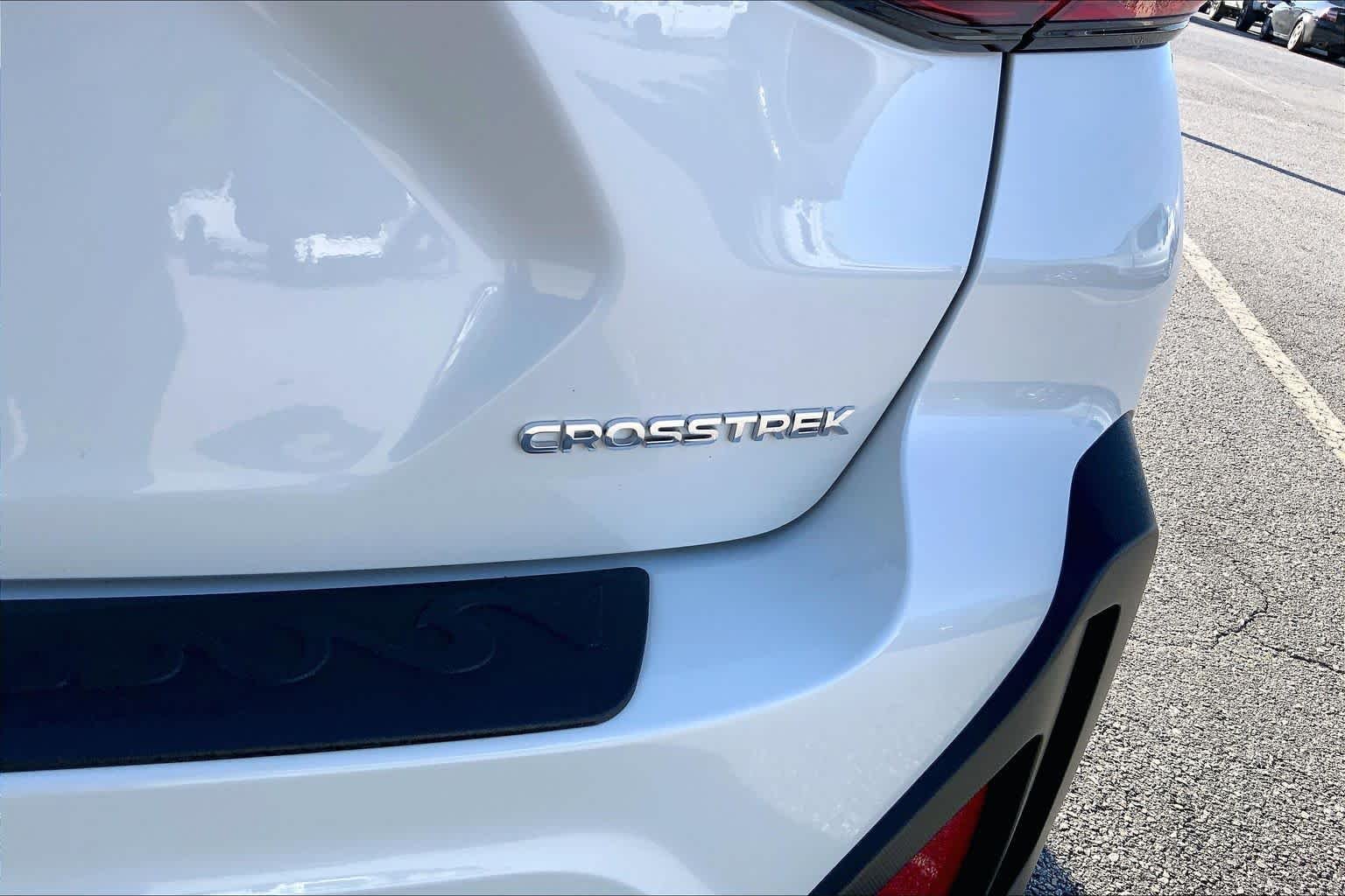 Used 2024 Crystal White Pearl Subaru Premium image 10
