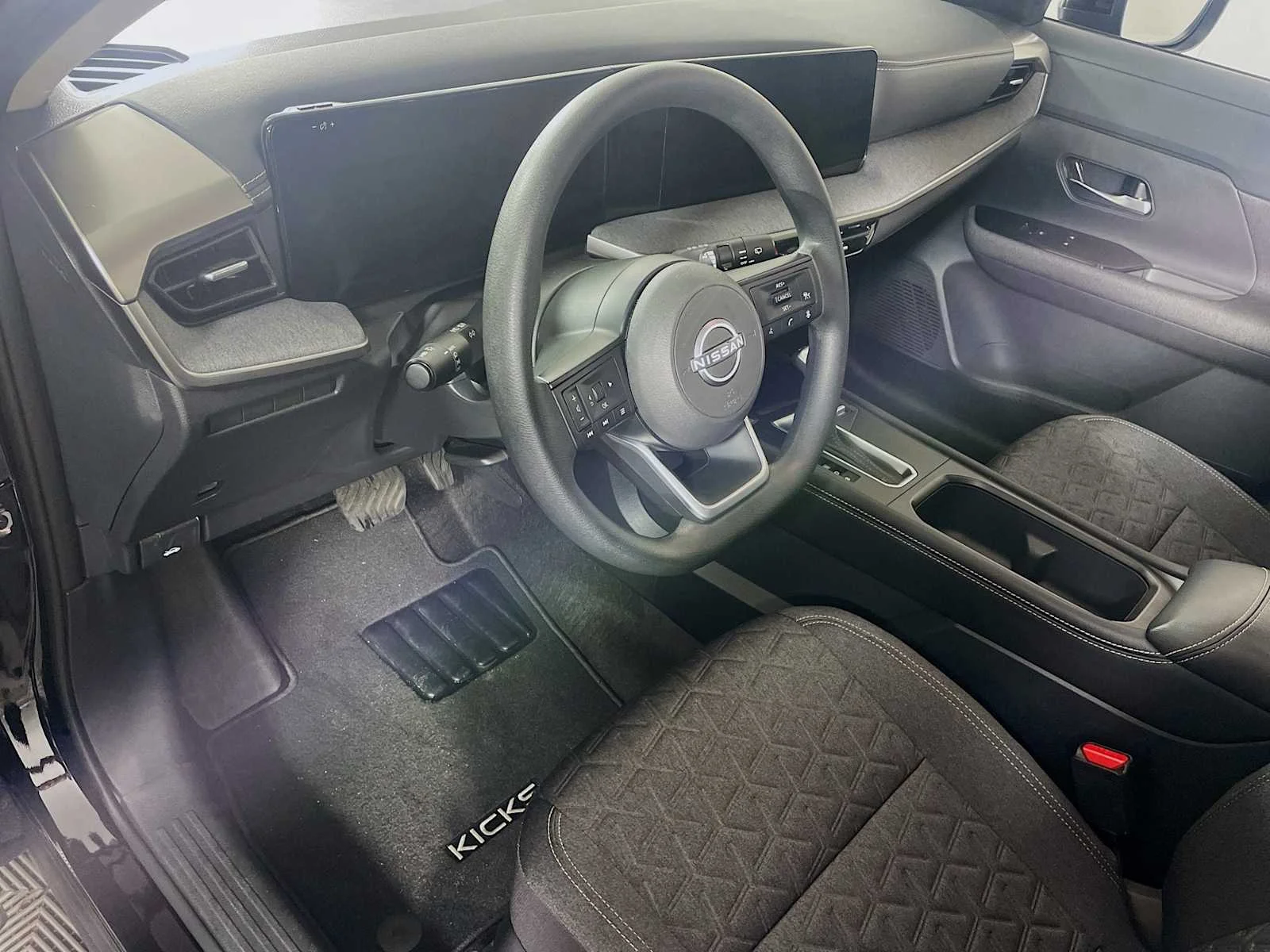 Used 2025 Super Black Nissan SV image 7