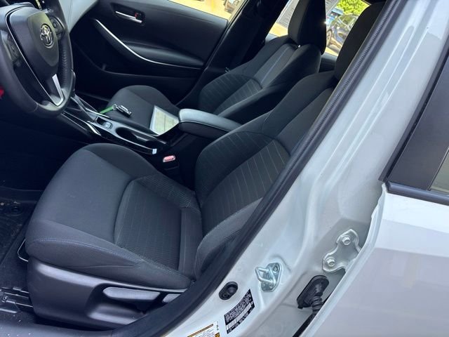 Used 2022 White Toyota SE image 15