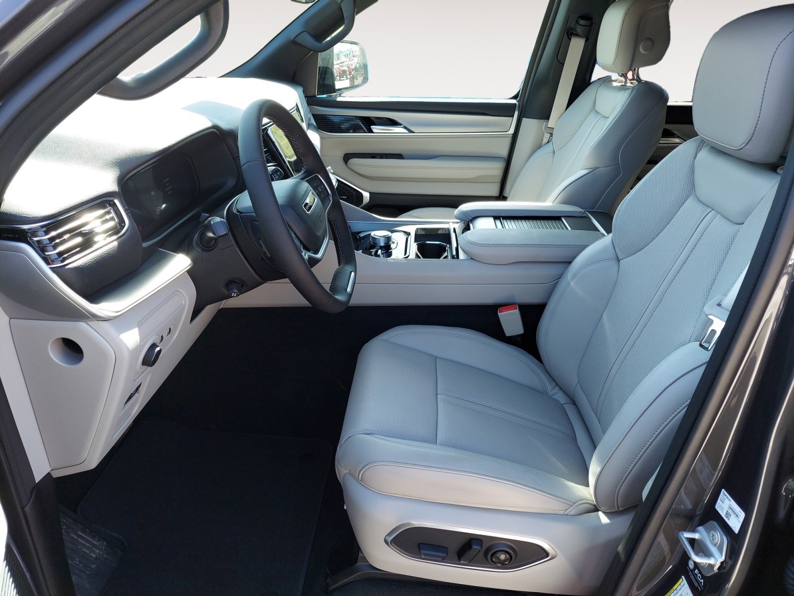 New 2026 Baltic Gray Metallic Clearcoat Jeep  image 22