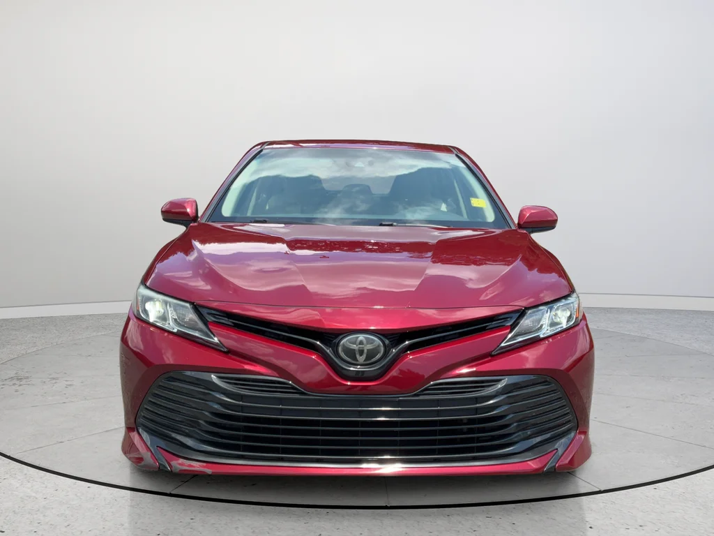 Used 2018 Red Toyota LE image 4
