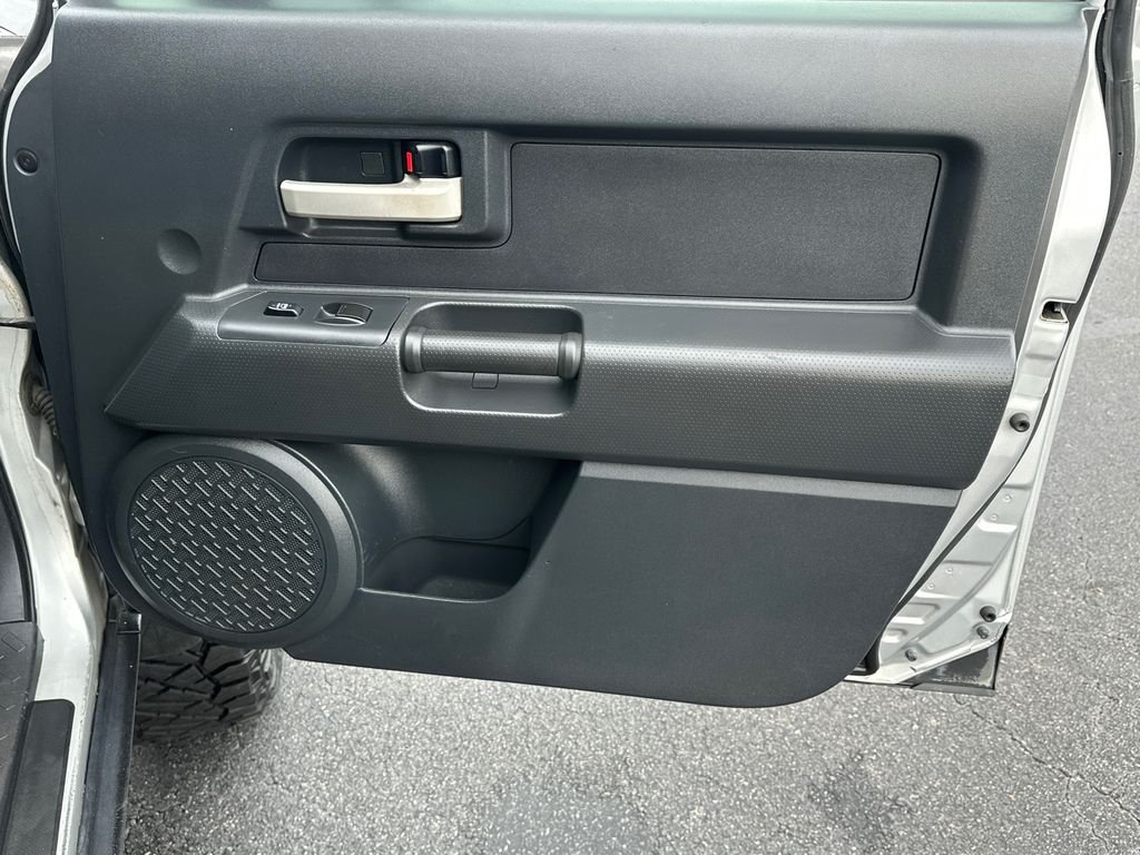 Used 2008 UNDEFINED Toyota Base image 14