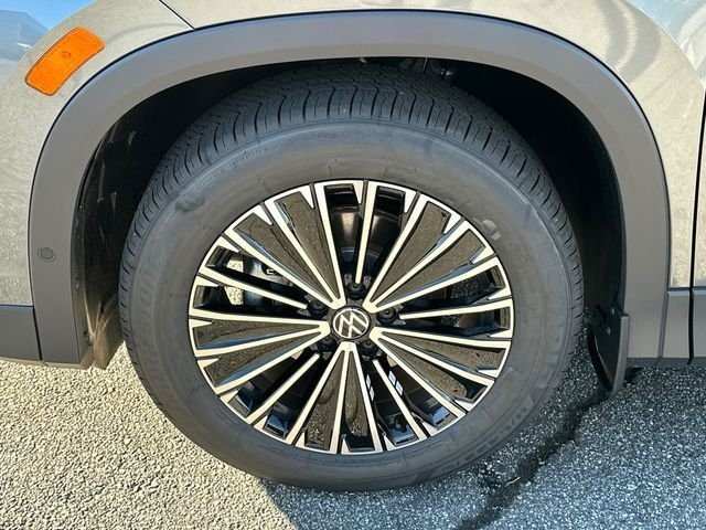 New 2026 Platinum Gray Metallic Volkswagen 2.0T S image 11