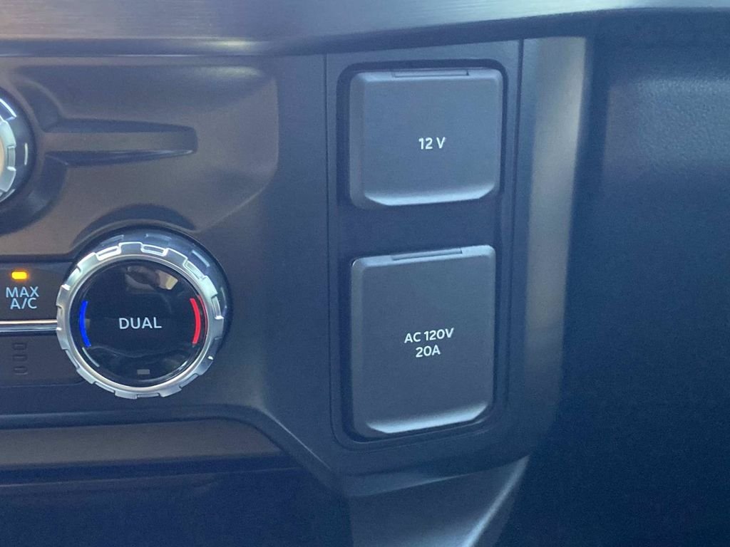 Used 2023 Agate Black Metallic Ford Lariat image 32